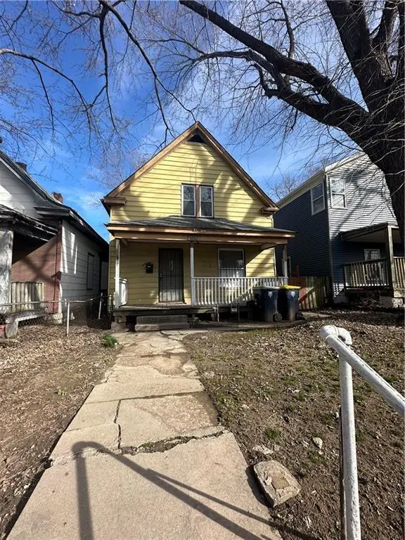 2323 Jackson Ave