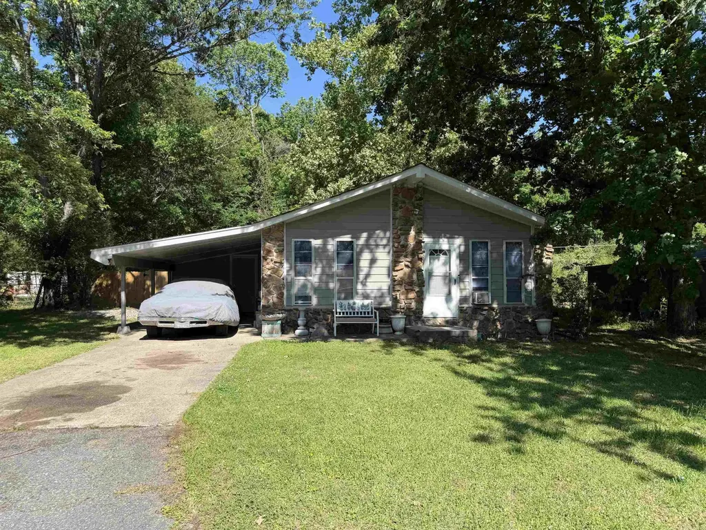 14 Compass Point St