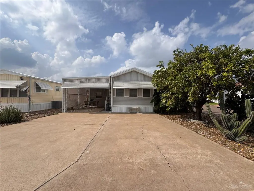 1433 E Daytona Dr