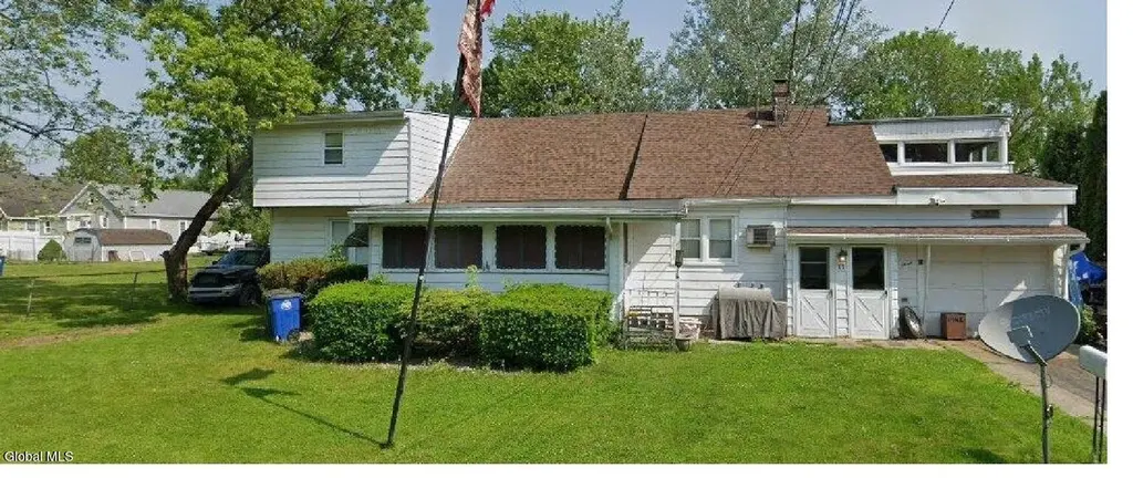 11 Miller Ave