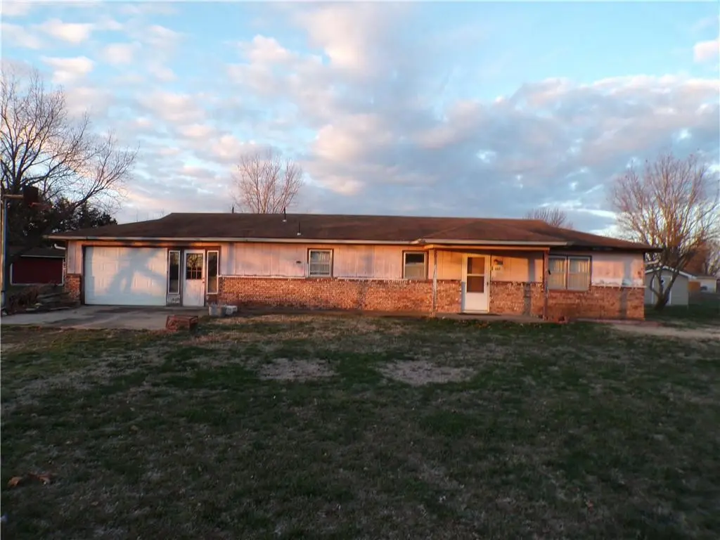 105 S Holiday Ln