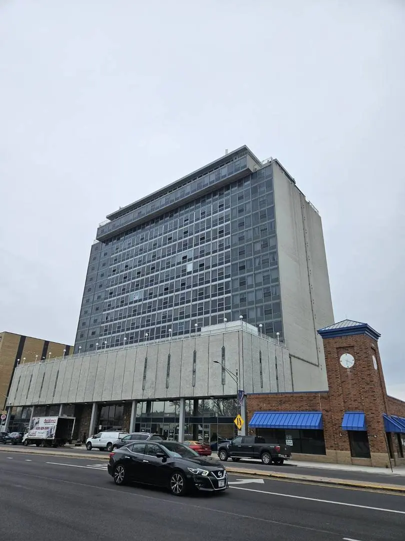 7234 W North Ave #908