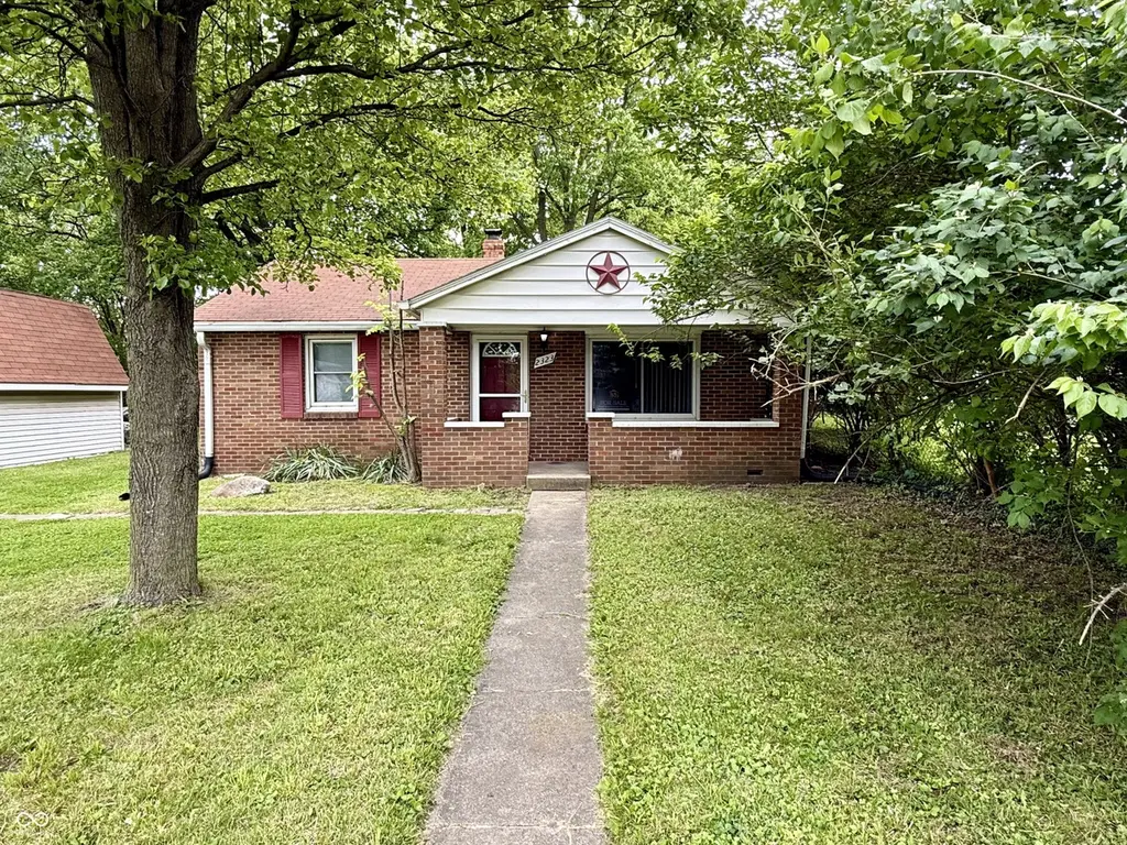 2323 N Leland Ave