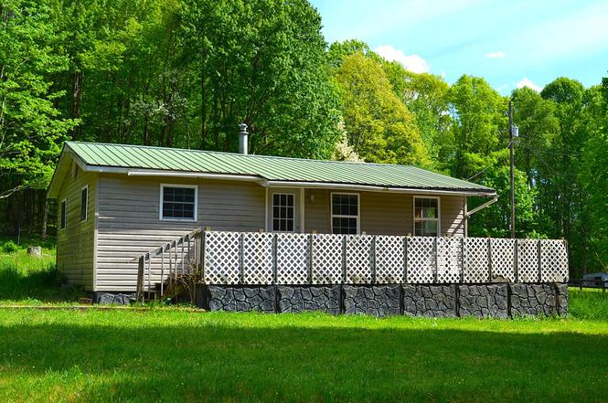 273 Hundley Ln