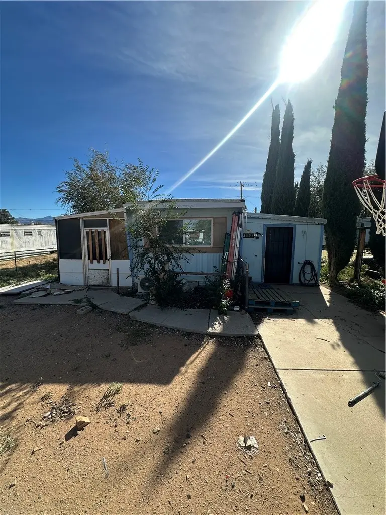 2898 E Lass Ave