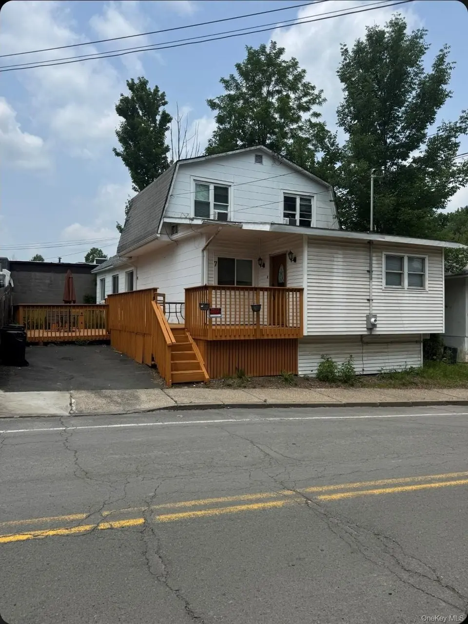 7 Dairyland Rd