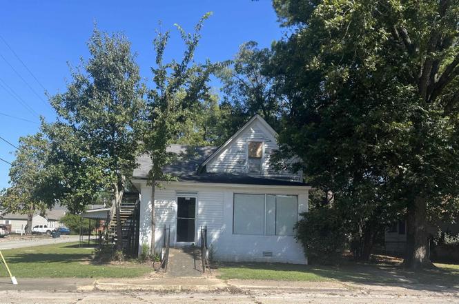 491 W Main St
