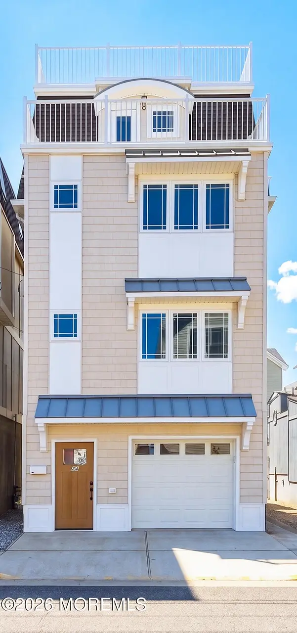 24 Surf St