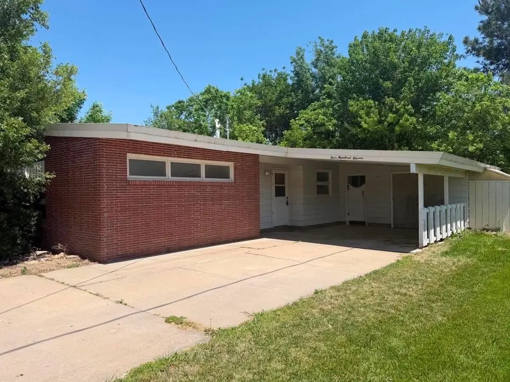 411 Prairie Ave