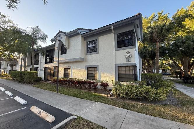 5414 Venetia Ct Unit H