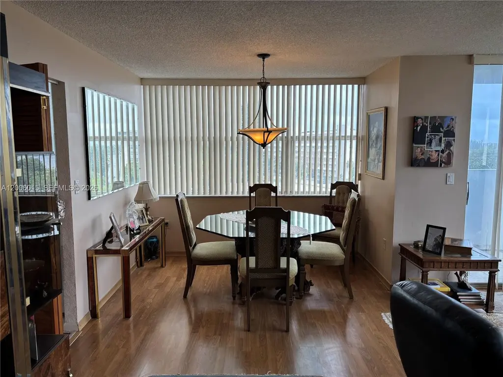1200 NE Miami Gardens Dr Unit 606W