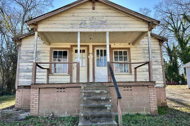 800 Beachwood Ave