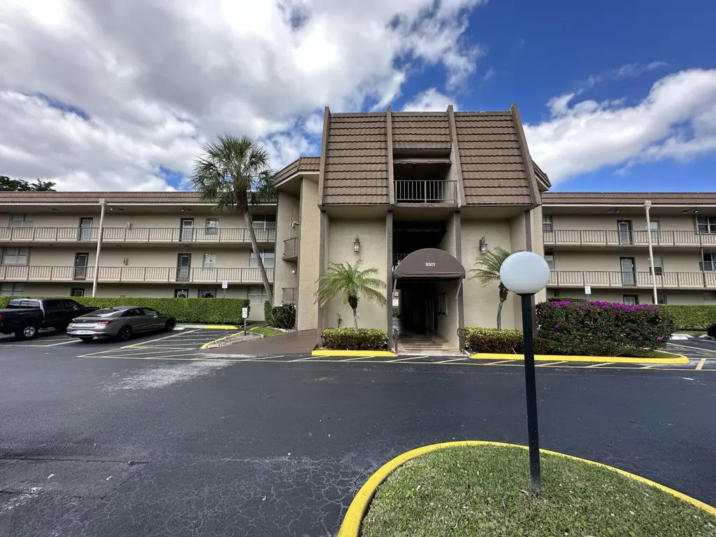 9301 Lime Bay Blvd #301