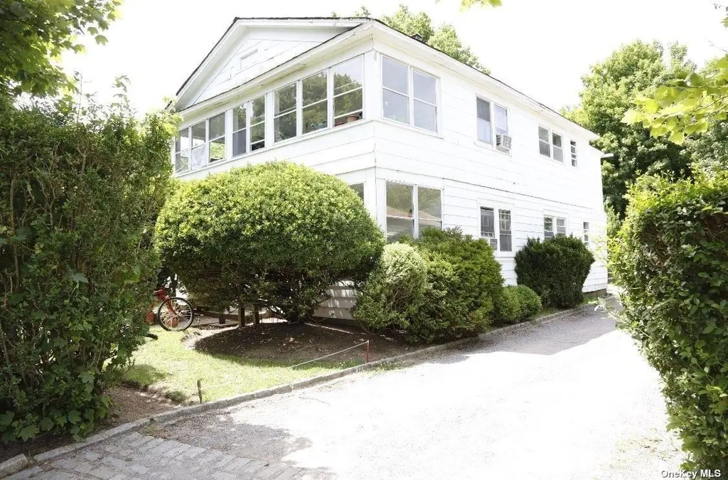 39 Halsey Ave