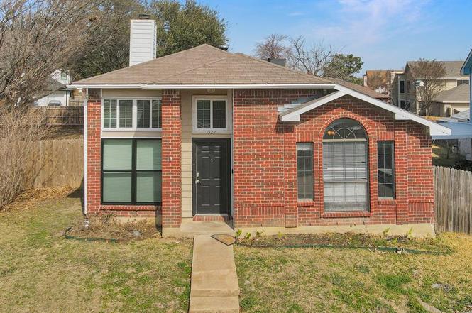 1527 Charleston Cv