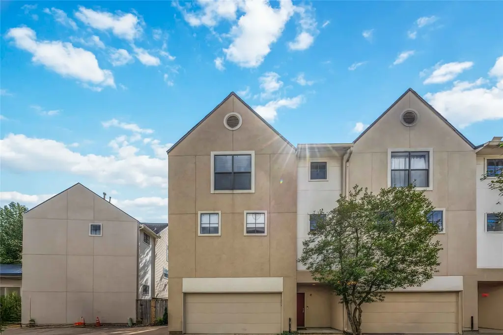 939 Colorado St #17