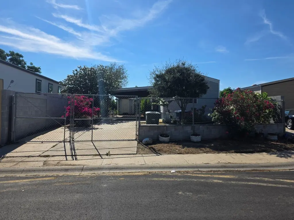 5004 Santa Rosa Dr