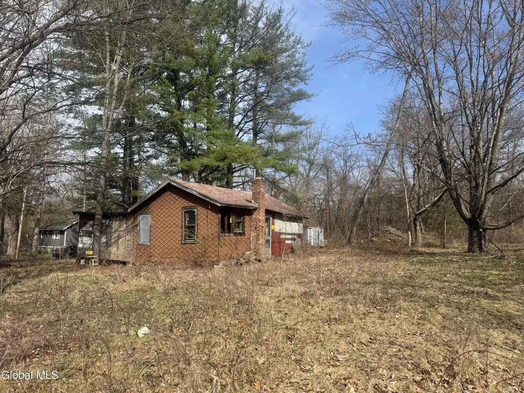 18 Sunset Dr