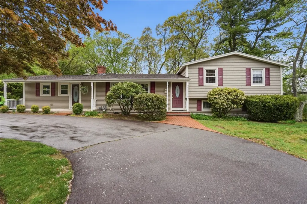 135 Red Chimney Dr