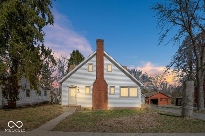 206 E Main St