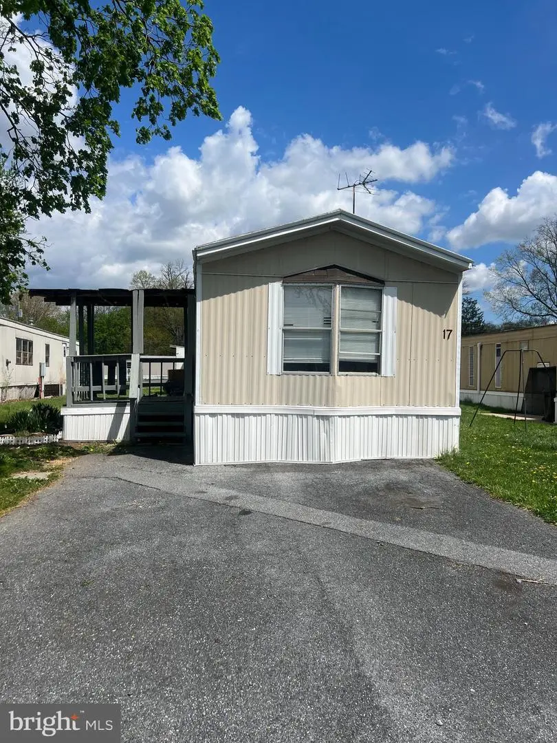 17 Caravan Ct