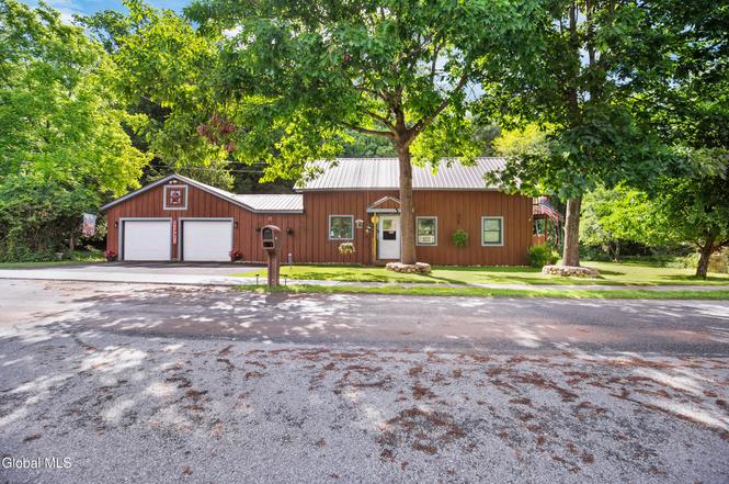 40 Lake Tour Rd