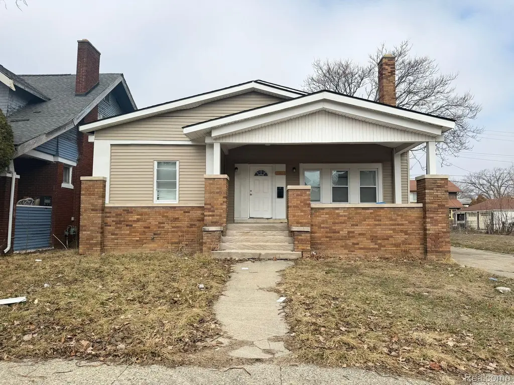 162 Puritan St