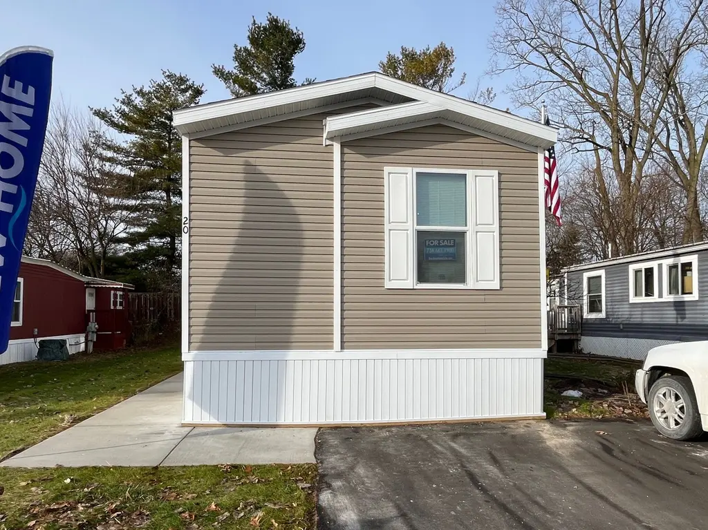 475 North Maple #20