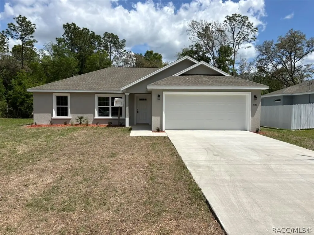 8949 N Cortlandt Dr
