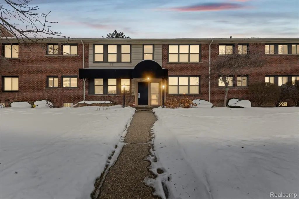 25777 Woodward Ave #204