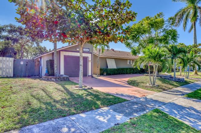 10404 Carmen Ln