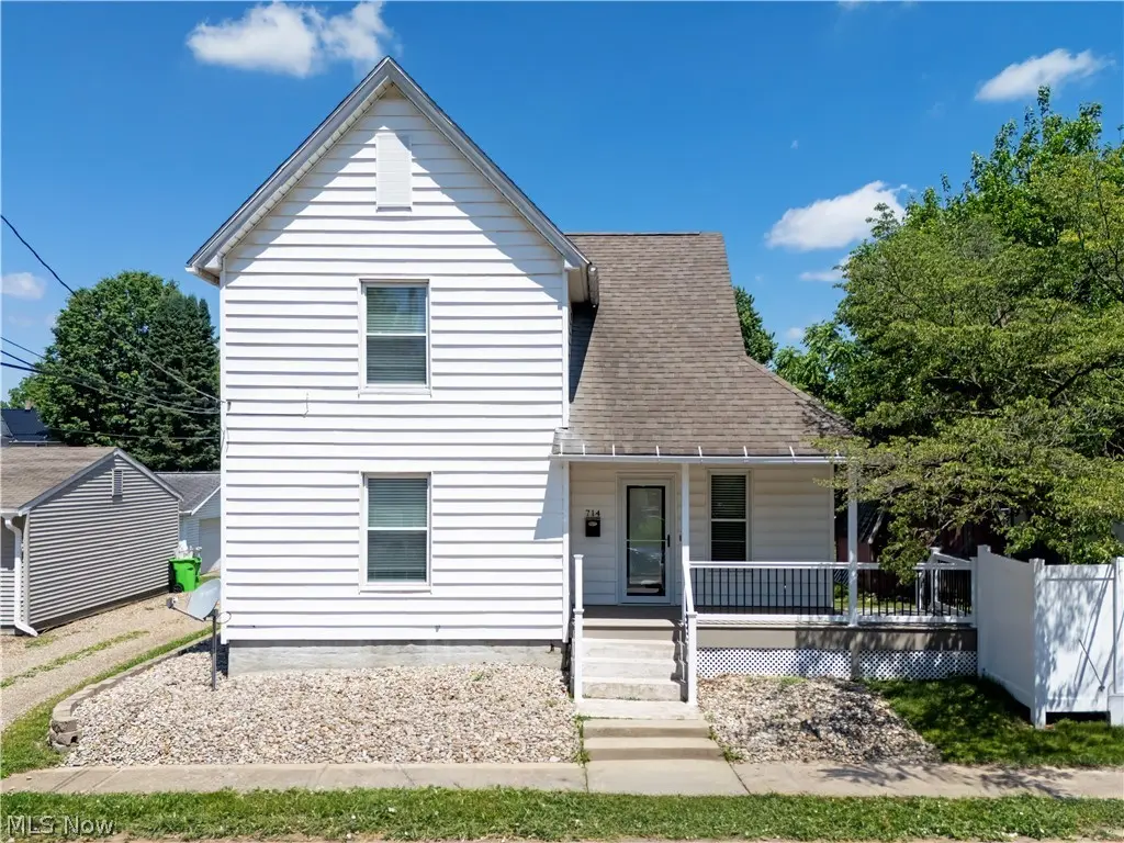 714 Pike Ave SW