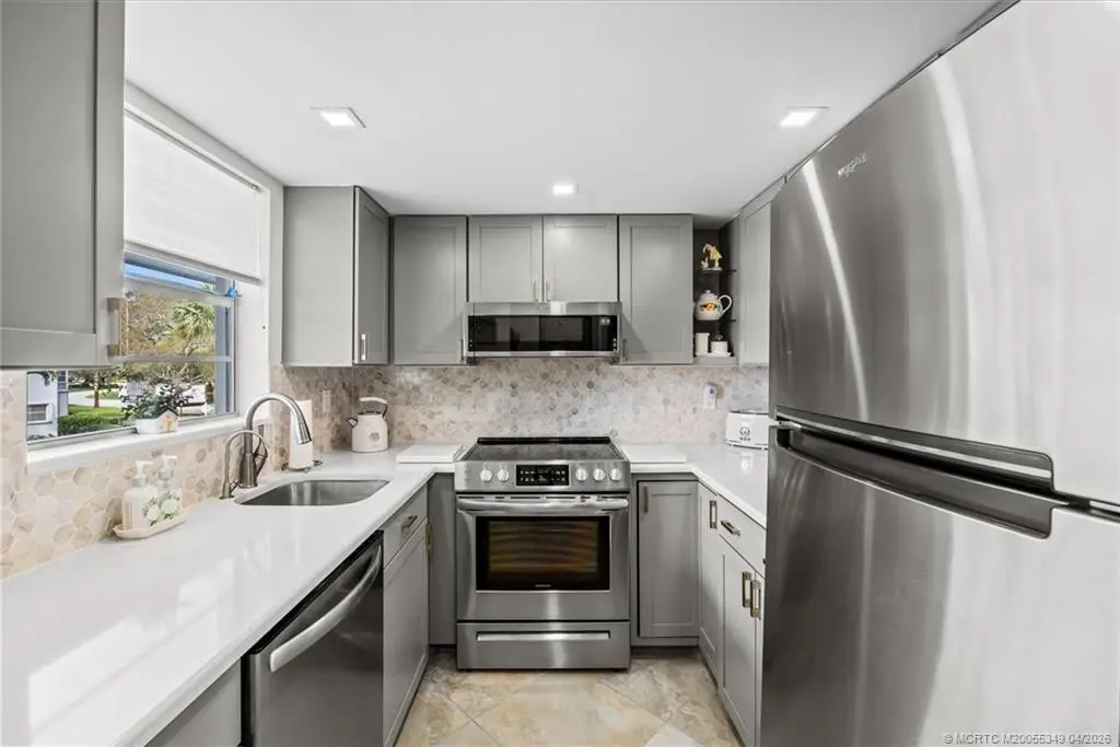 2929 SE Ocean Blvd Unit 104-7