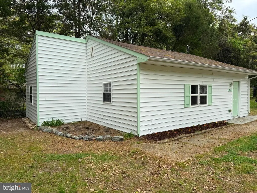 1605 Lakeview Dr
