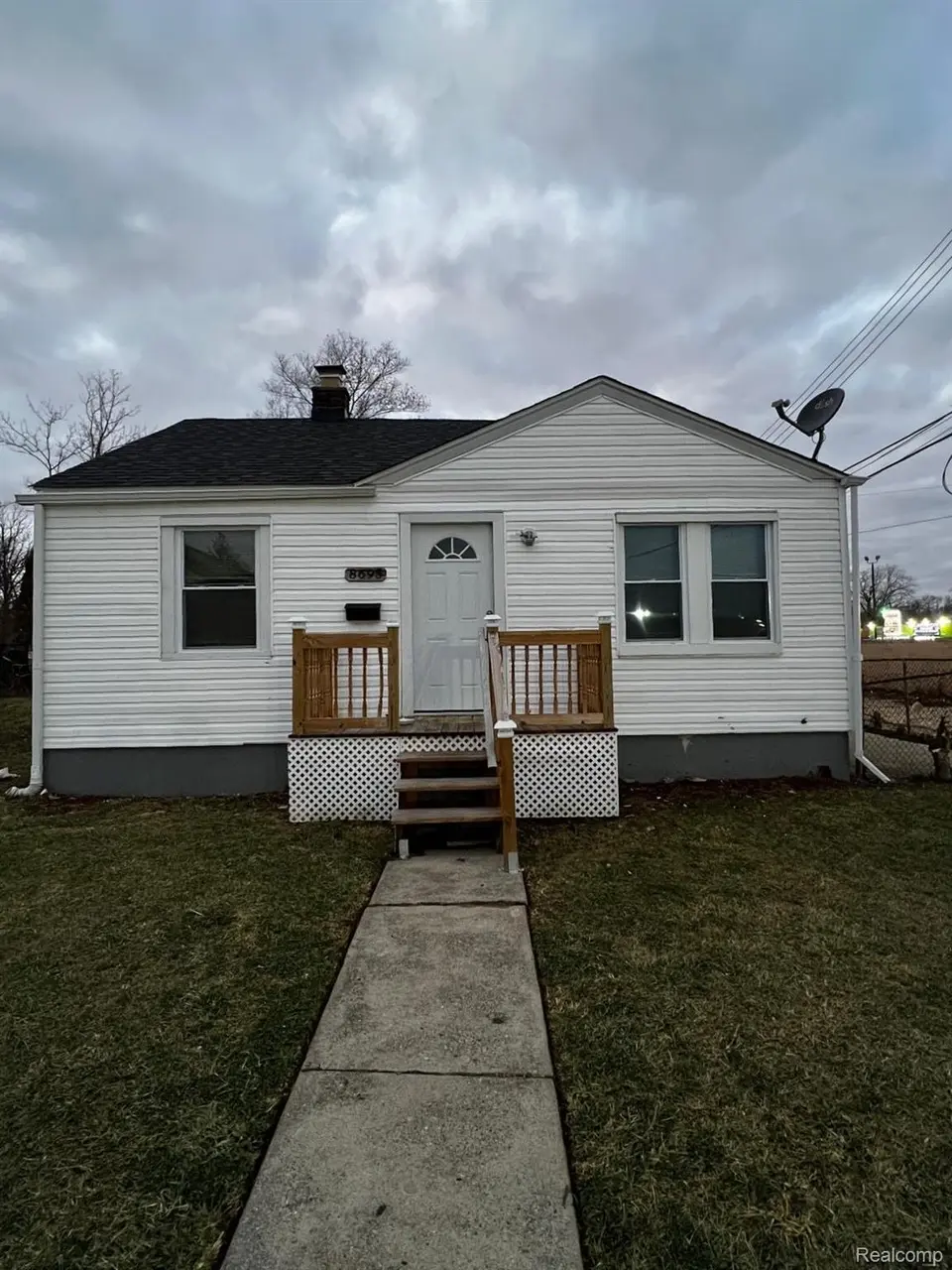 8695 Evergreen Ave