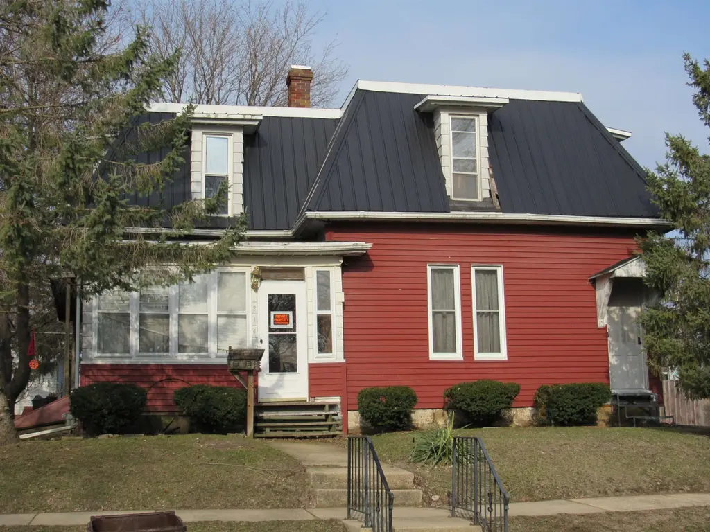 214 N Matteson St