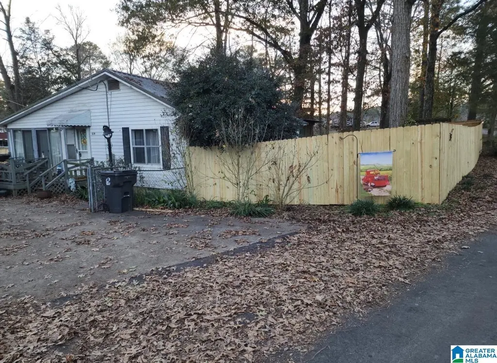 224 Riverview Dr