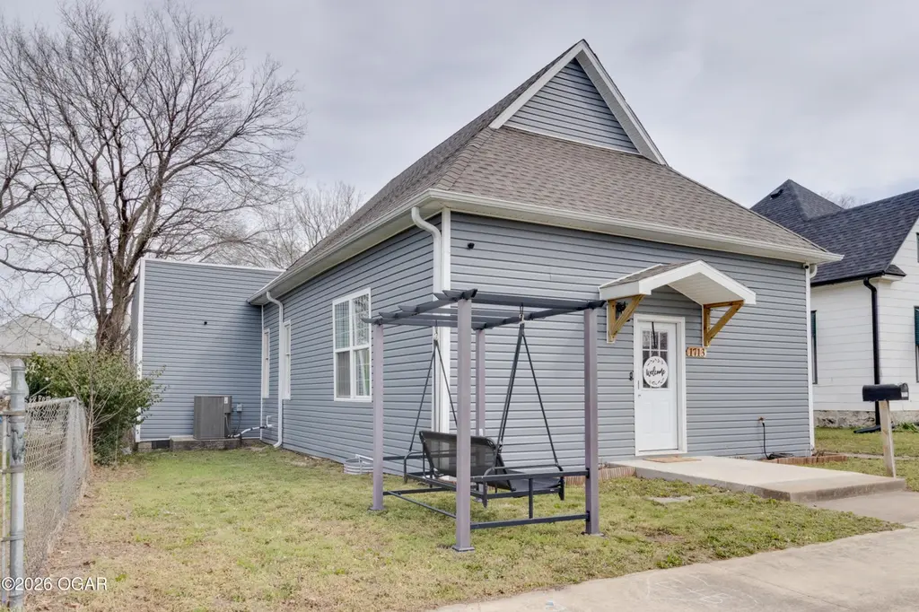 1713 S Jackson Ave
