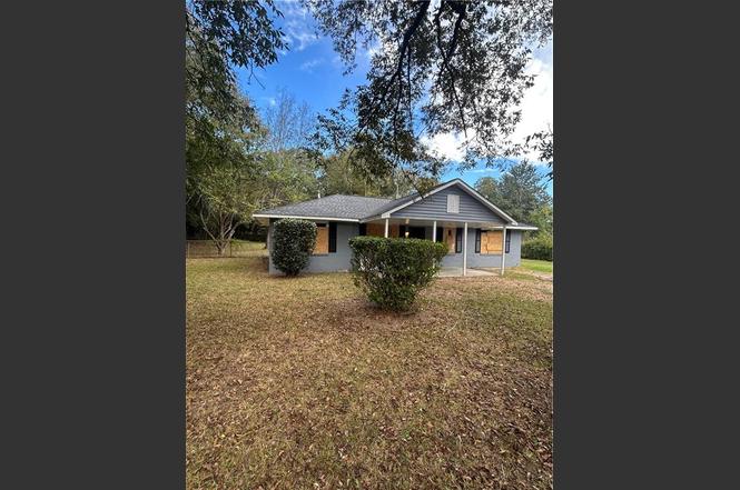 3860 Lindwood Dr