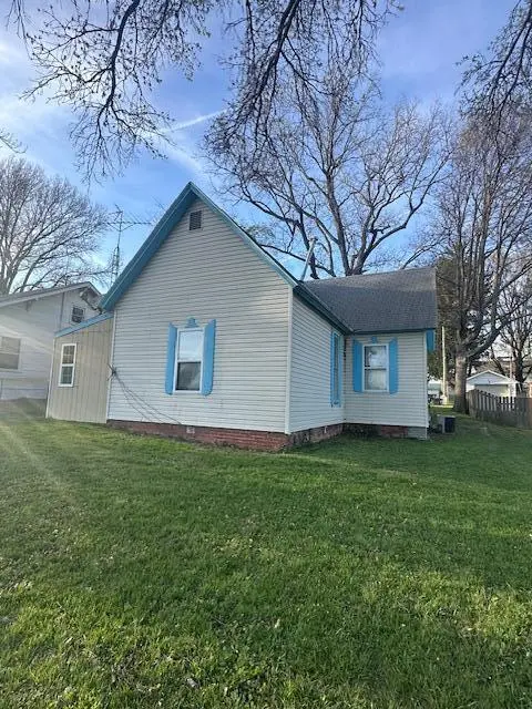 211 Walnut St