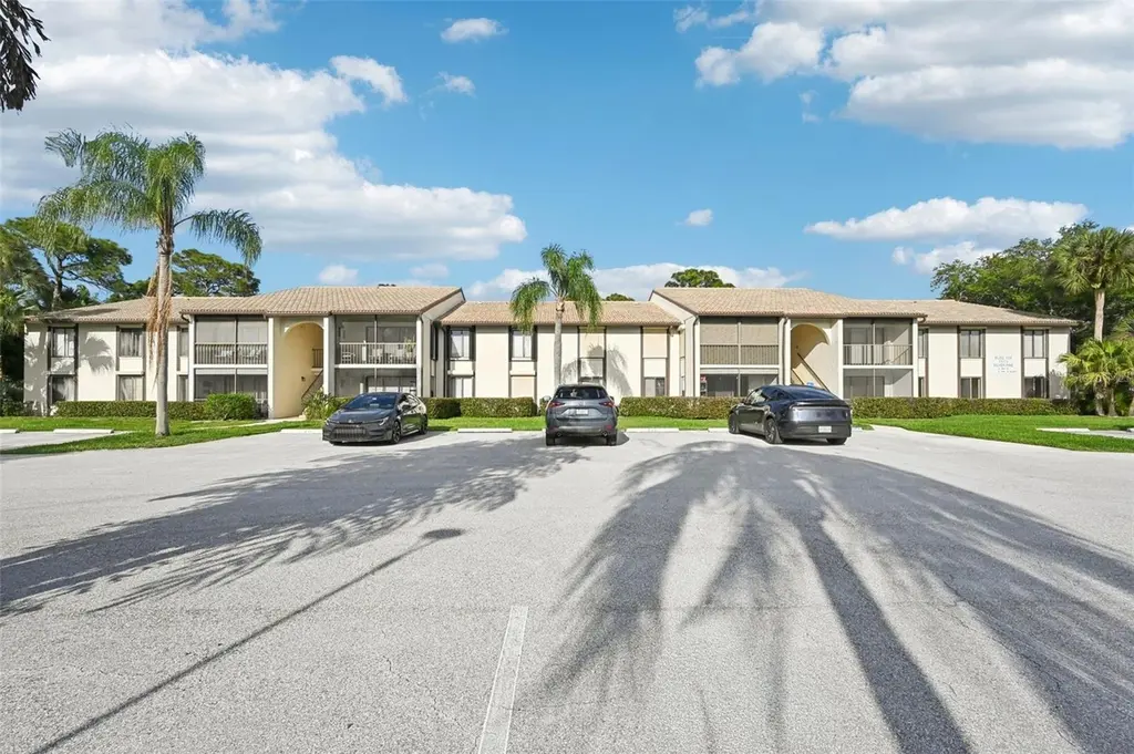 1575 SW Silver Pine Way Unit F2