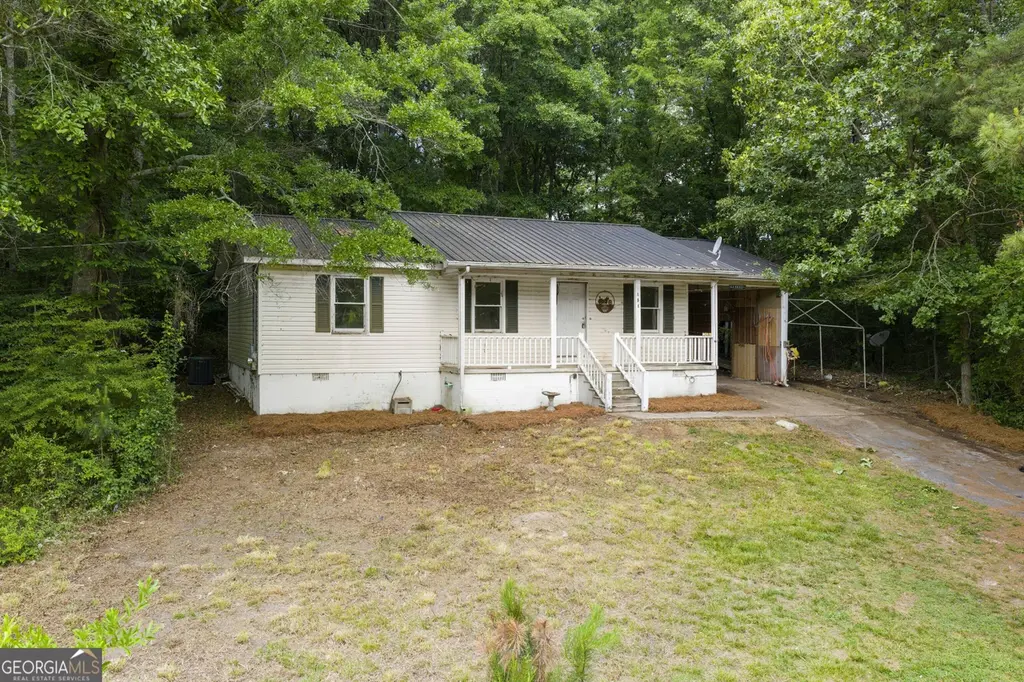 131 Hummingbird Ln SE