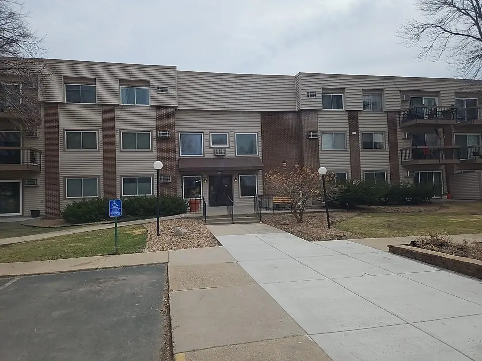 2800 Hillsboro Ave N #307