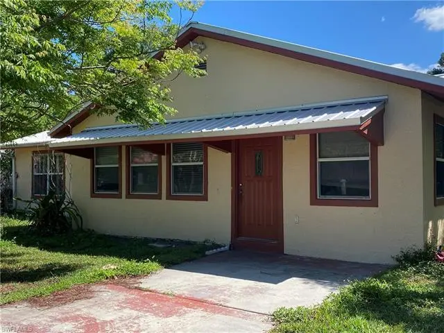 4014 N Edgewater Cir