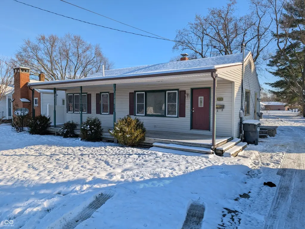 4826 Main St