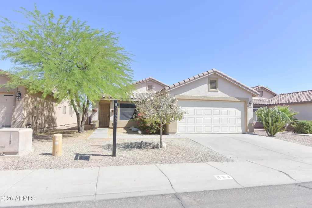 684 W Jardin Dr