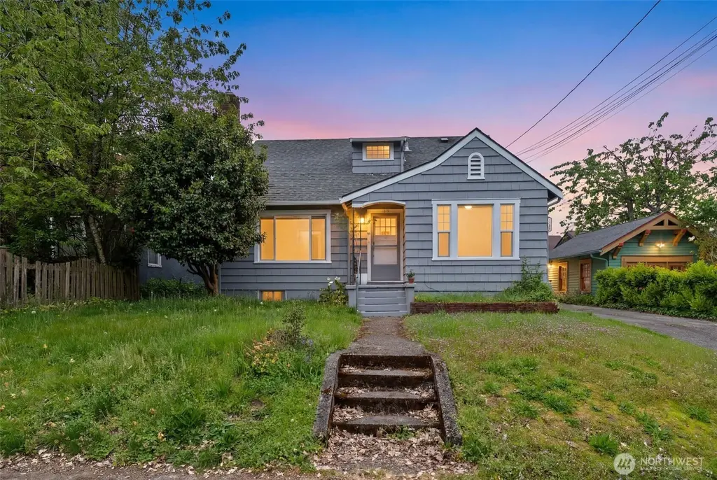 1813 Franklin St SE