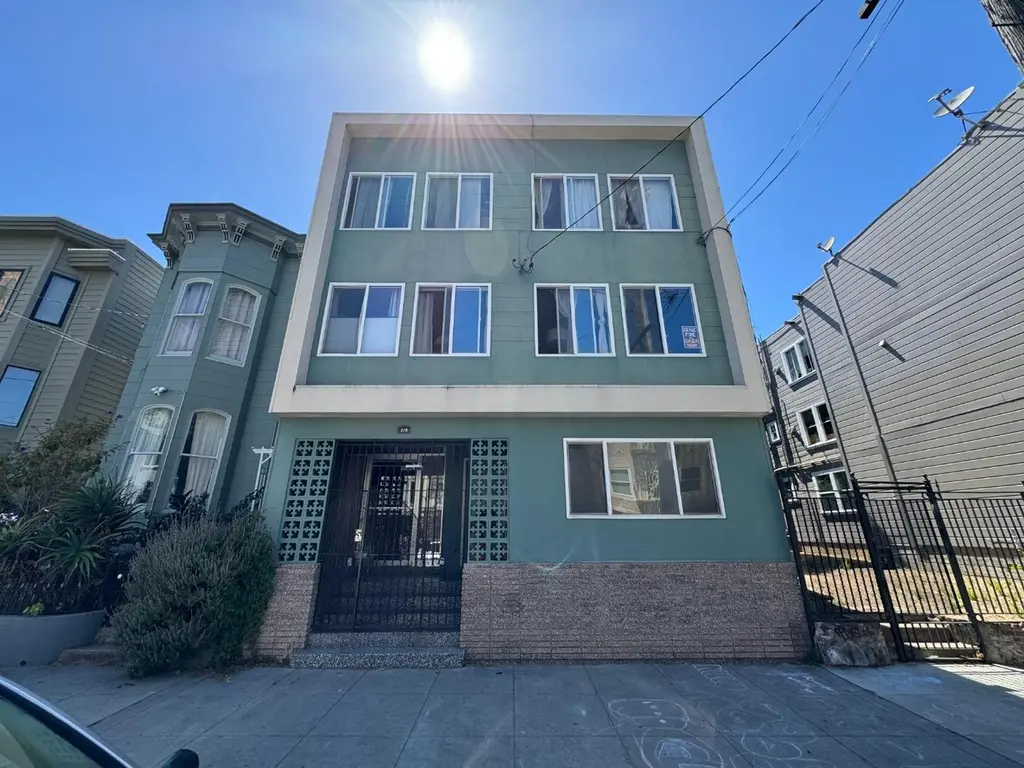 370 Bartlett St #3