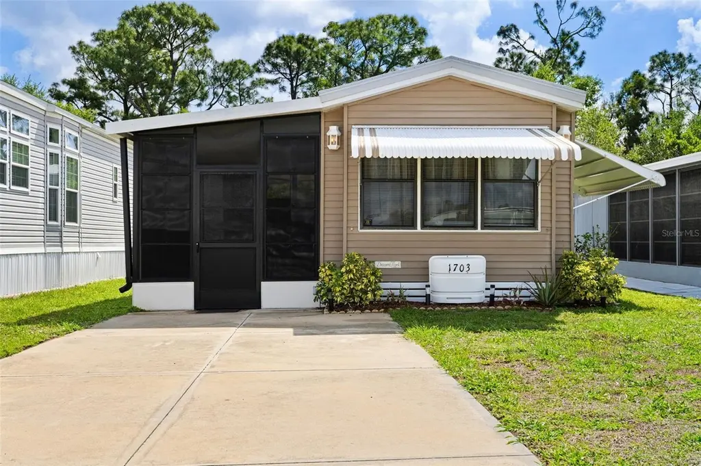1703 N Manatee Loop