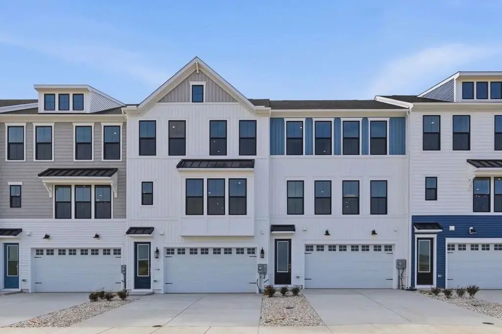 22365 Langford Ln